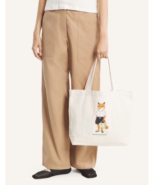 Maison Kitsune（メゾンキツネ）の「DRESSED FOX TOTE（トートバッグ・メンズ・アイボリー・U）」の8枚目の写真