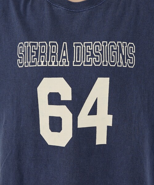 SIERRA DESIGNS(シェラデザイン)の「【Good On × SIERRA DESIGNS】64 カレッジロゴ プリントTシャツ(Tシャツ/カットソー・レディース・アイボリー/ブラック/ブラウン/ネイビー・フリー)」の5枚目の写真