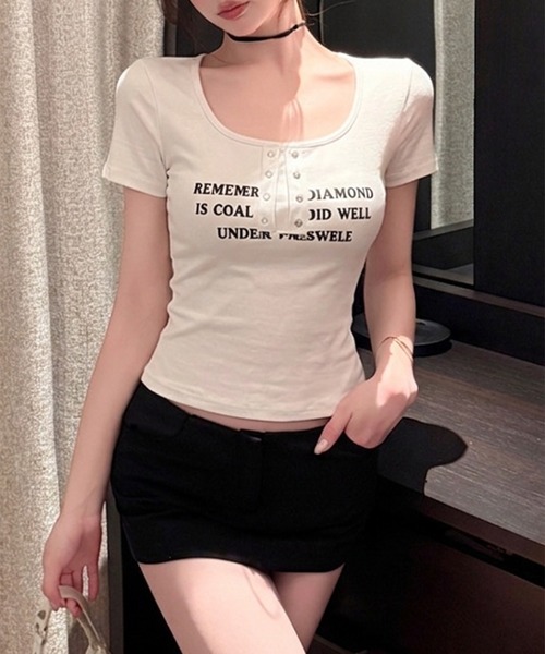 lilful（リルフル）の「【26年春夏新作】フロントボタンメッセージレタリングＴシャツ（Tシャツ/カットソー・レディース・ブラック/グレー/ホワイト・F）」の5枚目の写真