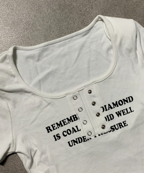 lilful（リルフル）の「【26年春夏新作】フロントボタンメッセージレタリングＴシャツ（Tシャツ/カットソー・レディース・ブラック/グレー/ホワイト・F）」の14枚目の写真