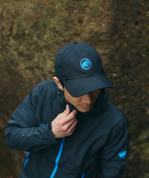 Mammut(マムート)の「マムート MAMMUT ハイキングWBフーデットジャケット AE(マウンテンパーカー・メンズ・ブラック/ネイビー・M/L/LL/3L)」の5枚目の写真