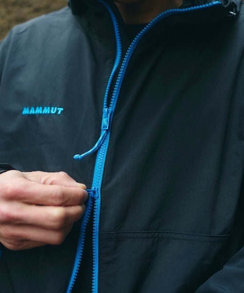 Mammut(マムート)の「マムート MAMMUT ハイキングWBフーデットジャケット AE(マウンテンパーカー・メンズ・ブラック/ネイビー・M/L/LL/3L)」の7枚目の写真