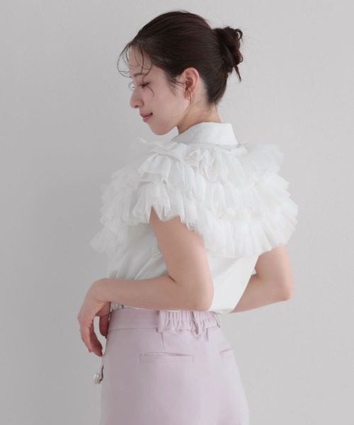 Fit more(フィットモア)の「ボリュームチュールフリルトップス(シャツ/ブラウス・レディース・コーラル/ホワイト/ブルー・FREE)」の14枚目の写真