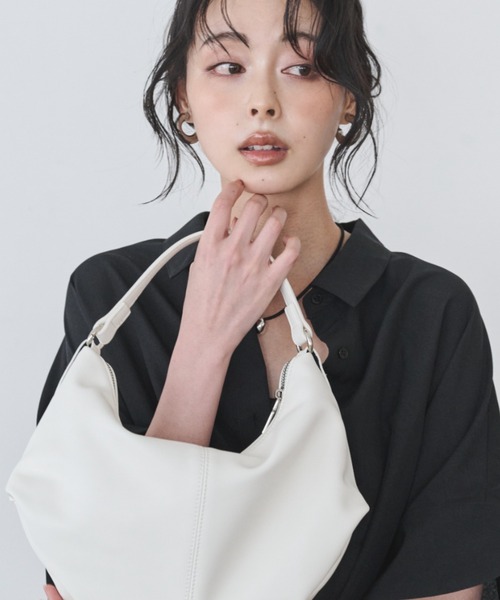 Anclear oui（アンクリアウィ）の「ワンハンドルバッグ（ハンドバッグ・レディース・Red/Black/White・F）」の2枚目の写真