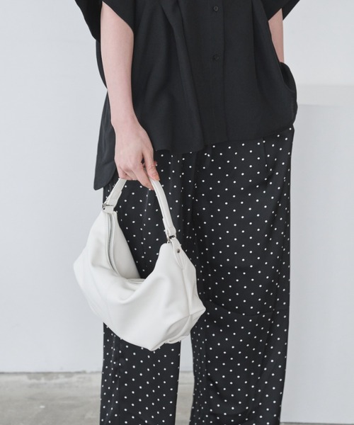 Anclear oui（アンクリアウィ）の「ワンハンドルバッグ（ハンドバッグ・レディース・Red/Black/White・F）」の5枚目の写真