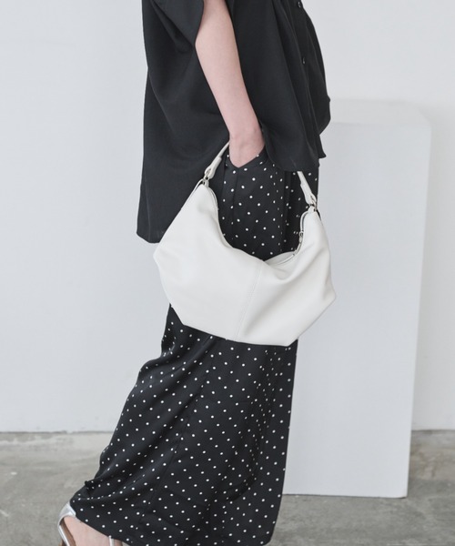 Anclear oui（アンクリアウィ）の「ワンハンドルバッグ（ハンドバッグ・レディース・Red/Black/White・F）」の6枚目の写真