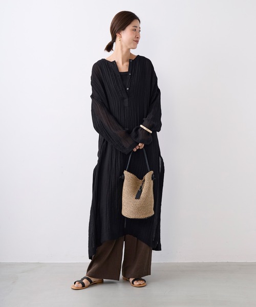 MICA&DEAL(マイカ&ディール)の「ヘンリーネックシアーワンピース(ワンピース・レディース・オフホワイト/ブラック/ブラウン・FREE)」の21枚目の写真
