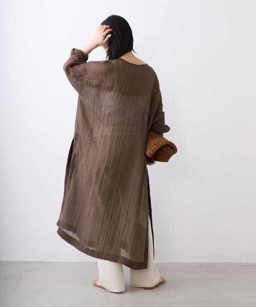 MICA&DEAL(マイカ&ディール)の「ヘンリーネックシアーワンピース(ワンピース・レディース・オフホワイト/ブラック/ブラウン・FREE)」の17枚目の写真