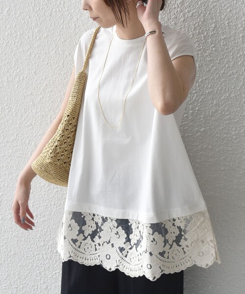 SHIPS Colors(シップス カラーズ)の「SHIPS Colors:〈手洗い可能〉レースヘム フレンチスリーブ チュニック(Tシャツ/カットソー・レディース・オフホワイト/ブラック/ブラウン・ONE SIZE)」の3枚目の写真