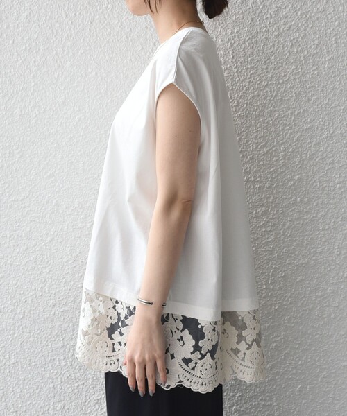 SHIPS Colors(シップス カラーズ)の「SHIPS Colors:〈手洗い可能〉レースヘム フレンチスリーブ チュニック(Tシャツ/カットソー・レディース・オフホワイト/ブラック/ブラウン・ONE SIZE)」の9枚目の写真