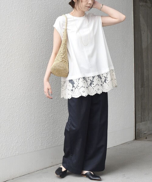 SHIPS Colors(シップス カラーズ)の「SHIPS Colors:〈手洗い可能〉レースヘム フレンチスリーブ チュニック(Tシャツ/カットソー・レディース・オフホワイト/ブラック/ブラウン・ONE SIZE)」の12枚目の写真