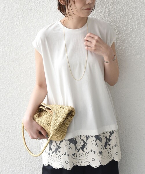 SHIPS Colors(シップス カラーズ)の「SHIPS Colors:〈手洗い可能〉レースヘム フレンチスリーブ チュニック(Tシャツ/カットソー・レディース・オフホワイト/ブラック/ブラウン・ONE SIZE)」の15枚目の写真