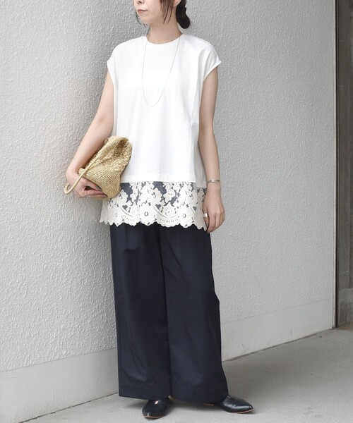 SHIPS Colors(シップス カラーズ)の「SHIPS Colors:〈手洗い可能〉レースヘム フレンチスリーブ チュニック(Tシャツ/カットソー・レディース・オフホワイト/ブラック/ブラウン・ONE SIZE)」の18枚目の写真