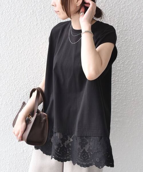 SHIPS Colors(シップス カラーズ)の「SHIPS Colors:〈手洗い可能〉レースヘム フレンチスリーブ チュニック(Tシャツ/カットソー・レディース・オフホワイト/ブラック/ブラウン・ONE SIZE)」の20枚目の写真