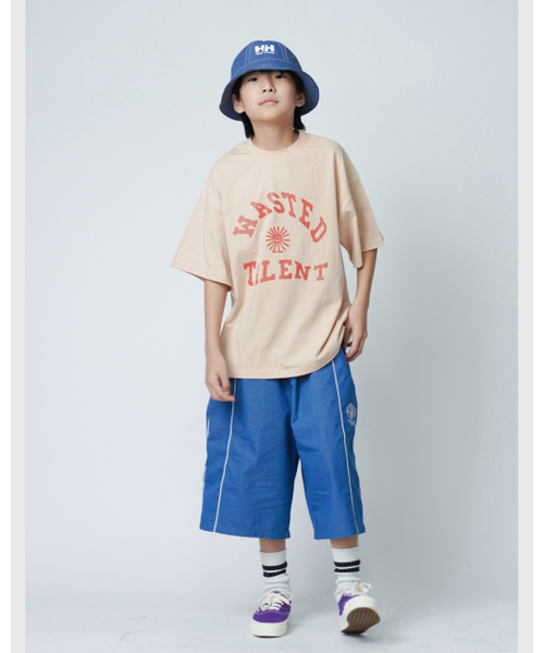 KRNR(クルナル)の「TALENT オーバーサイズヴィンテージグラフィックジュニア半袖Tシャツ_サンドベージュ(Tシャツ/カットソー・レディース・その他・130/140/150/160)」の2枚目の写真