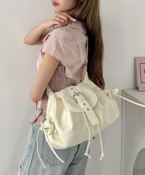 Loueme(ルエム)の「【500mlペットボトル収納可】サイドリボンベルトナイロンショルダーバッグ(ショルダーバッグ・レディース・ライトブルー/ピンク/アイボリー/ブラック・FREE)」の1枚目の写真