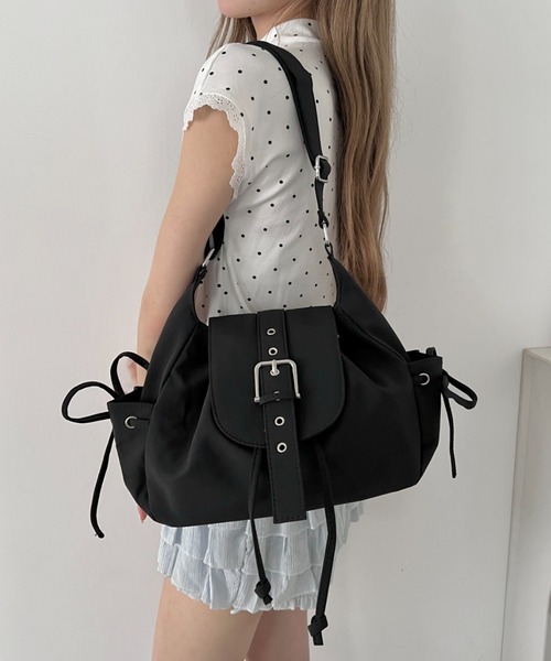 Loueme(ルエム)の「【500mlペットボトル収納可】サイドリボンベルトナイロンショルダーバッグ(ショルダーバッグ・レディース・ライトブルー/ピンク/アイボリー/ブラック・FREE)」の10枚目の写真