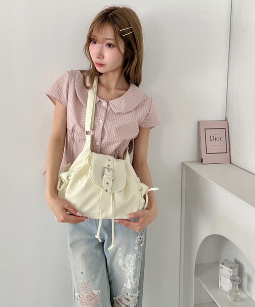 Loueme(ルエム)の「【500mlペットボトル収納可】サイドリボンベルトナイロンショルダーバッグ(ショルダーバッグ・レディース・ライトブルー/ピンク/アイボリー/ブラック・FREE)」の7枚目の写真
