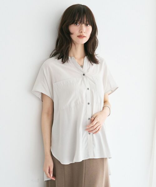 YECCA VECCA(イェッカヴェッカ)の「【接触冷感】ポケットスキッパーシャツ【セットアップ対応】(シャツ/ブラウス・レディース・ブルー/チャコールグレー/グレイッシュベージュ・FREE)」の2枚目の写真