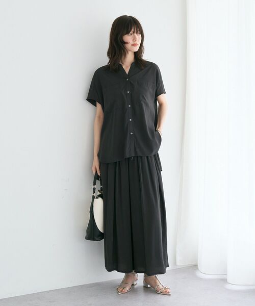 YECCA VECCA(イェッカヴェッカ)の「【接触冷感】ポケットスキッパーシャツ【セットアップ対応】(シャツ/ブラウス・レディース・ブルー/チャコールグレー/グレイッシュベージュ・FREE)」の8枚目の写真
