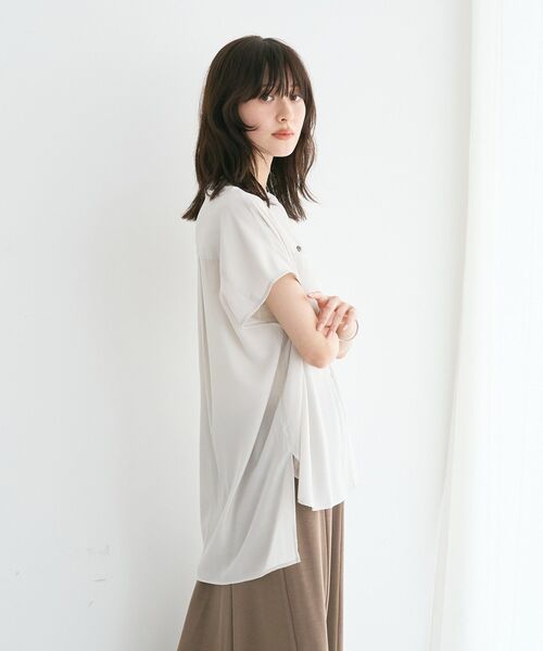 YECCA VECCA(イェッカヴェッカ)の「【接触冷感】ポケットスキッパーシャツ【セットアップ対応】(シャツ/ブラウス・レディース・ブルー/チャコールグレー/グレイッシュベージュ・FREE)」の16枚目の写真