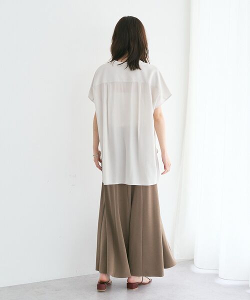 YECCA VECCA(イェッカヴェッカ)の「【接触冷感】ポケットスキッパーシャツ【セットアップ対応】(シャツ/ブラウス・レディース・ブルー/チャコールグレー/グレイッシュベージュ・FREE)」の22枚目の写真