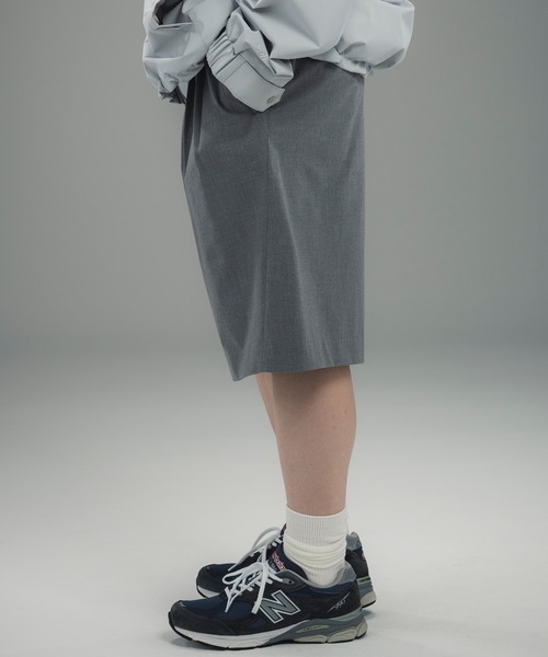 +phenix(プラスフェニックス)の「+phenix(プラスフェニックス)2-TUCK HALF SLACKS / ツータック ハーフスラックス(その他パンツ・メンズ・グレー/チャコール/ブラック・L/S/M)」の14枚目の写真