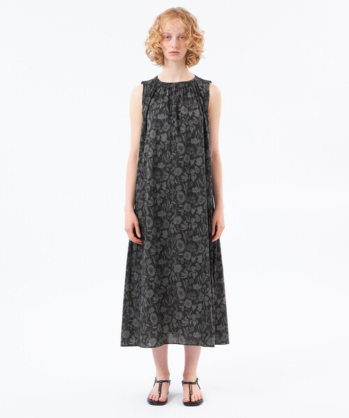 MACKINTOSH PHILOSOPHY（ﾏｯｷﾝﾄｯｼｭ ﾌｨﾛｿﾌｨｰ）の「リバティギャザーフレアワンピース（ワンピース・レディース・ライトブルー/ブラック・36/38）」の5枚目の写真