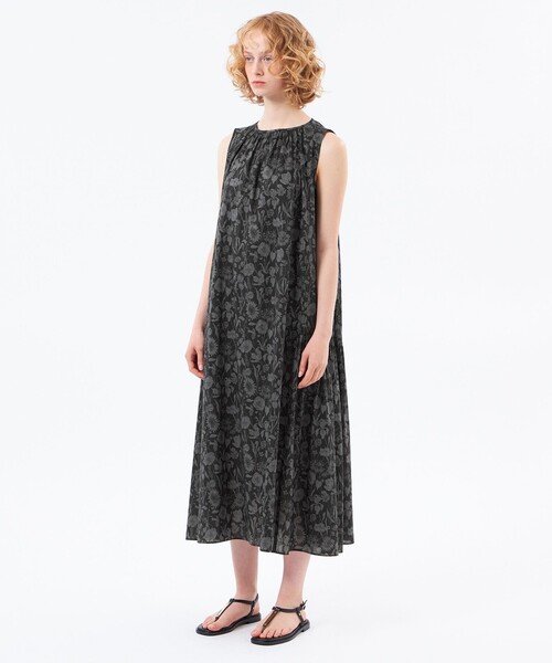 MACKINTOSH PHILOSOPHY（ﾏｯｷﾝﾄｯｼｭ ﾌｨﾛｿﾌｨｰ）の「リバティギャザーフレアワンピース（ワンピース・レディース・ライトブルー/ブラック・36/38）」の6枚目の写真