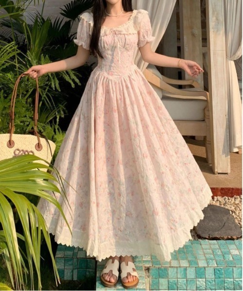 ＆soiree（アンドソワレ）の「クルーネックレース花柄半袖ワンピース（ワンピース・レディース・ピンク・X-LARGE/LARGE/MEDIUM/SMALL）」の2枚目の写真
