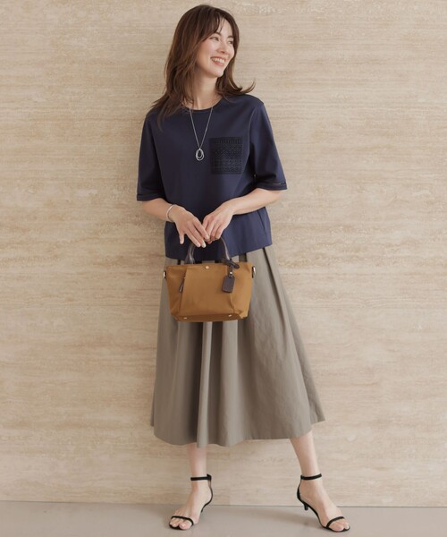 J.PRESS Ladies(J.プレス レディス)の「【一枚で着映え】レーシーコンビ ポケットデザイン カットソー(Tシャツ/カットソー・レディース・ネイビー系/スカイブルー系/ホワイト系/ベージュ系・SMALL)」の19枚目の写真
