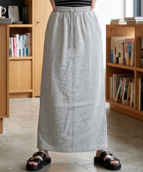 umune(ウムネ)の「リラクシーなのにすっきり美シルエットを叶える♪デイリー使いにぴったりの裏毛ロングスカート(スカート・レディース・杢グレー/ブラック・FREE)」の4枚目の写真