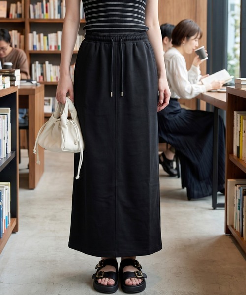 umune(ウムネ)の「リラクシーなのにすっきり美シルエットを叶える♪デイリー使いにぴったりの裏毛ロングスカート(スカート・レディース・杢グレー/ブラック・FREE)」の16枚目の写真