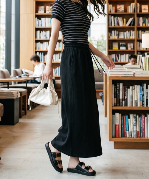umune(ウムネ)の「リラクシーなのにすっきり美シルエットを叶える♪デイリー使いにぴったりの裏毛ロングスカート(スカート・レディース・杢グレー/ブラック・FREE)」の17枚目の写真