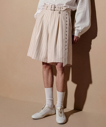 UNTAGE（アンテージ）の「プリーツワイドピンストライプショートパンツ（ユニセックス）_UTP-SP04（その他パンツ）」