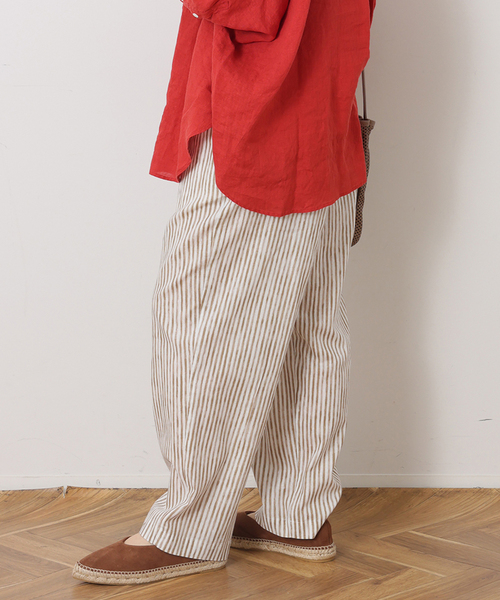 JOURNAL STANDARD LUXE(ジャーナルスタンダード ラックス)の「CLストライプ イージーテーパーパンツ(その他パンツ・レディース・チャコールグレー/レッド/ベージュ・FREE)」の9枚目の写真
