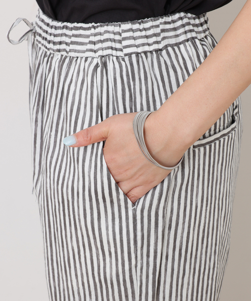 JOURNAL STANDARD LUXE(ジャーナルスタンダード ラックス)の「CLストライプ イージーテーパーパンツ(その他パンツ・レディース・チャコールグレー/レッド/ベージュ・FREE)」の20枚目の写真
