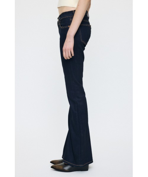 MOUSSY（マウジー）の「【26年AW新作】LOWRISE Rebirth BOOTCUT（デニムパンツ・レディース・ワンウォッシュ/ダークブルー・25inch/26inch/24inch/23inch）」の13枚目の写真