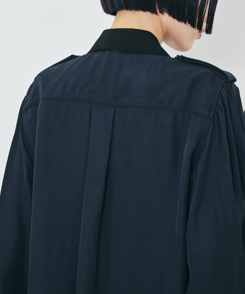TOGA PULLA(トーガ プルラ)の「【TOGA PULLA/トーガプルラ】Rayon silk twill shirt/レーヨンシルクツイルシャツ(シャツ/ブラウス・レディース・ネイビー・36)」の7枚目の写真
