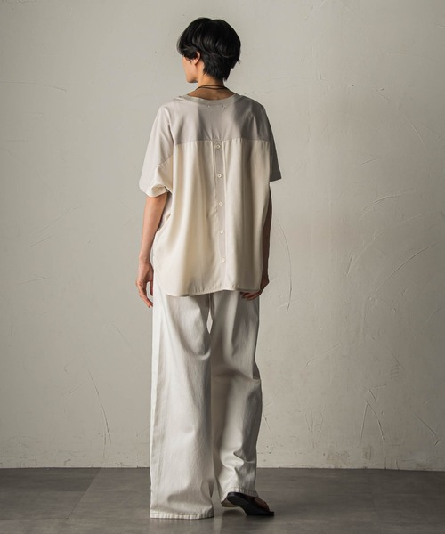 MAYSON GREY(メイソングレイ)の「ドライコットン5分袖BACK釦ドッキングプルオーバー(Tシャツ/カットソー・レディース・ホワイト系その他/ブラック/ベージュ・M)」の6枚目の写真