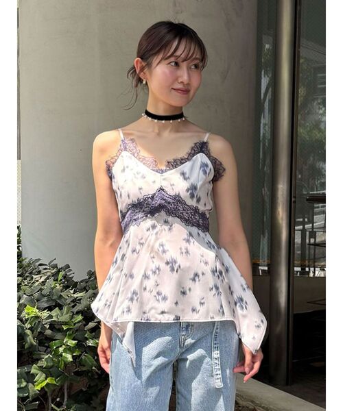 LAGUNAMOON(ラグナムーン)の「レーストリムデザインヘムサテンキャミトップス(キャミソール・レディース・ボルドー/アイボリー/ピンク・FREE)」の1枚目の写真