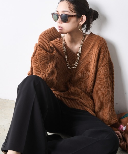 CHIC STYLE(シックスタイル)の「ケーブル編Vネックロングスリーブニットプルオーバー<大きいサイズ有>シックスタイル(ニット/セーター・レディース・アイボリー/グレー/キャメル・5L/4L/3L/LL/L/M)」の1枚目の写真