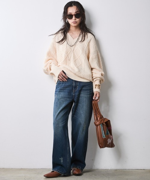 CHIC STYLE(シックスタイル)の「ケーブル編Vネックロングスリーブニットプルオーバー<大きいサイズ有>シックスタイル(ニット/セーター・レディース・アイボリー/グレー/キャメル・5L/4L/3L/LL/L/M)」の8枚目の写真