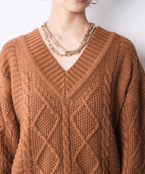 CHIC STYLE(シックスタイル)の「ケーブル編Vネックロングスリーブニットプルオーバー<大きいサイズ有>シックスタイル(ニット/セーター・レディース・アイボリー/グレー/キャメル・5L/4L/3L/LL/L/M)」の15枚目の写真