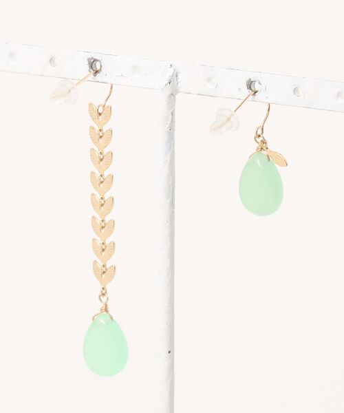 tone(トーン)の「【nicotto-nicotto】アシンメトリーペールグリーンピアス(MA)(ピアス(両耳用)・レディース・ゴールド・FREE)」の3枚目の写真