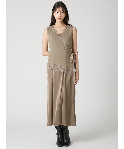 FRAY I.D(フレイアイディー)の「レーストリムニット&サテンキャミワンピース(ワンピース・レディース・ブラック/ベージュ/カーキ・0/1)」の4枚目の写真