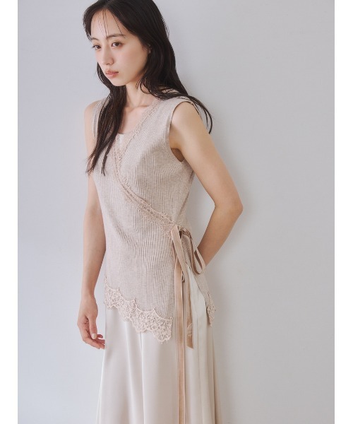 FRAY I.D(フレイアイディー)の「レーストリムニット&サテンキャミワンピース(ワンピース・レディース・ブラック/ベージュ/カーキ・0/1)」の19枚目の写真