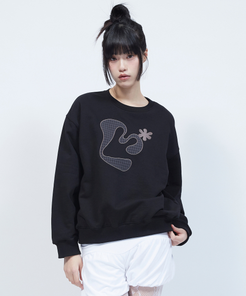 LMR(エルエムアール)の「アプリケフローラルロゴスウェット BLACK(スウェット・レディース・ブラック・SMALL/MEDIUM)」の1枚目の写真