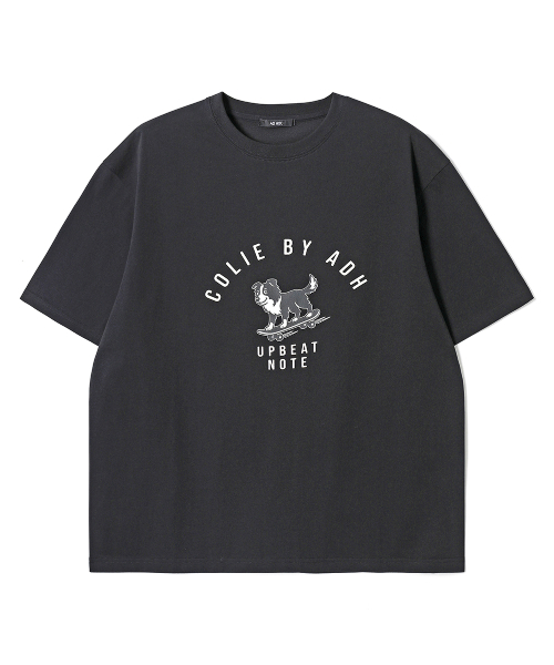 ADHOC(アドホック)の「男女共用コリー スケートボードアートワークTシャツ (ブラック) (HC6STA5)(Tシャツ/カットソー・メンズ・その他・90/100/95/105)」の1枚目の写真
