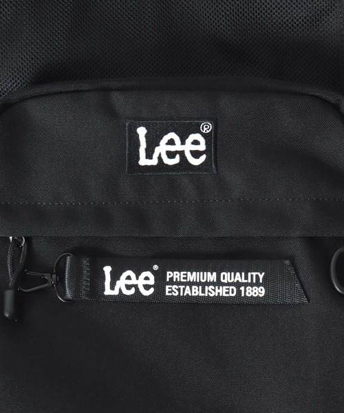 Lee(リー)の「Lee(リー)ブランドネームキーホルダー付 ワンポイントロゴ刺繍 メッシュポケット 撥水バックパック/リュックサック(バックパック/リュック・レディース・ブラック×ホワイト/ブラック×パープル/ブラック×ピンク/ブラック×ブラック/ブラック×グリーン・FREE)」の9枚目の写真